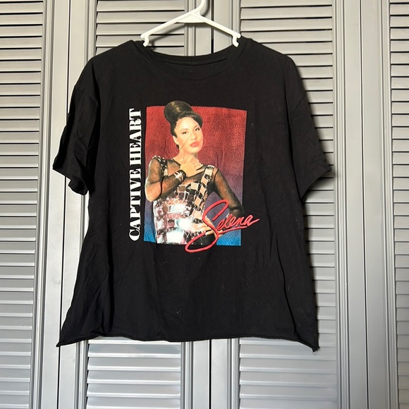 Tops - Selena T-Shirt - Large